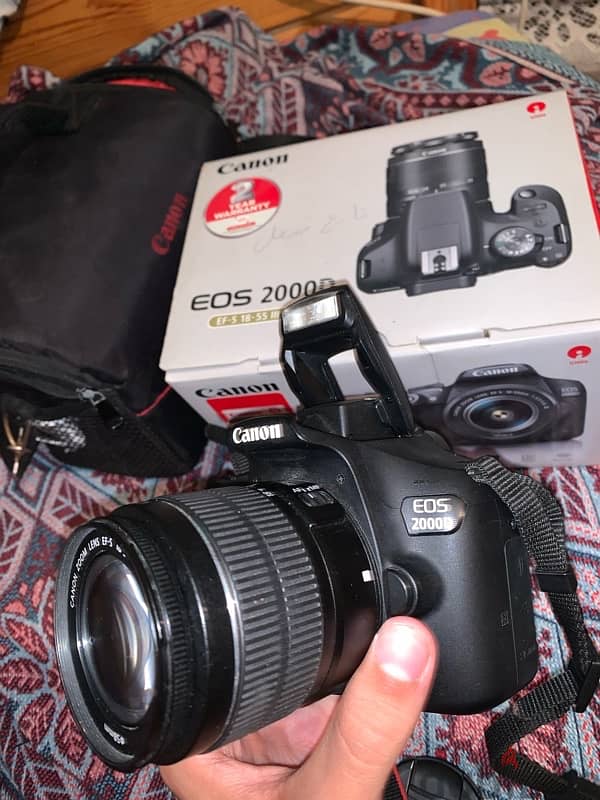 canon D2000 3