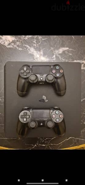 PS4 Slim 1 TB + 2 Controllers