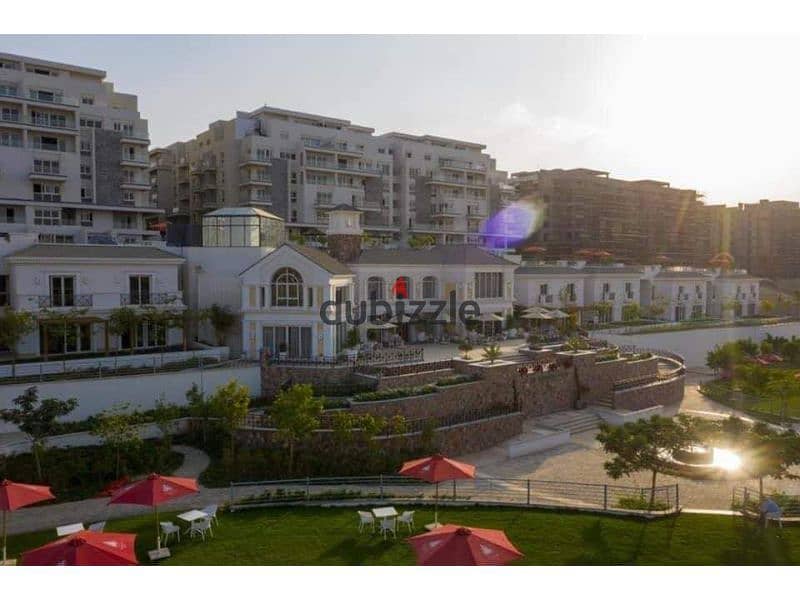 Town house corner for sale in mountian view i city New cairo 2