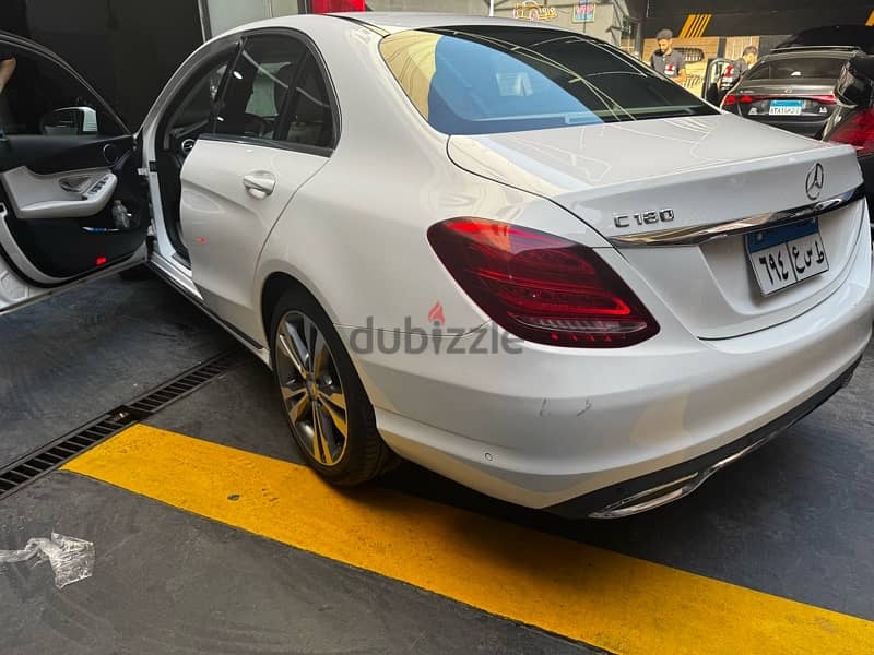 Mercedes-Benz C180 2016 11