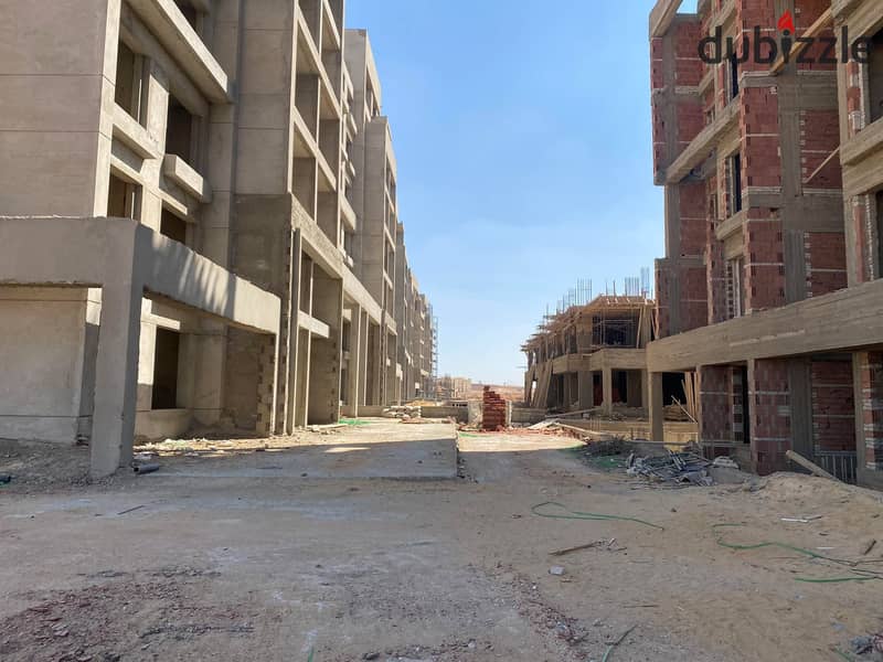 Apartment for sale in the Diplomatic District at a price of 9,000 per square meter in the first Emirati compound in the NEW  capital in Compound Resid 3