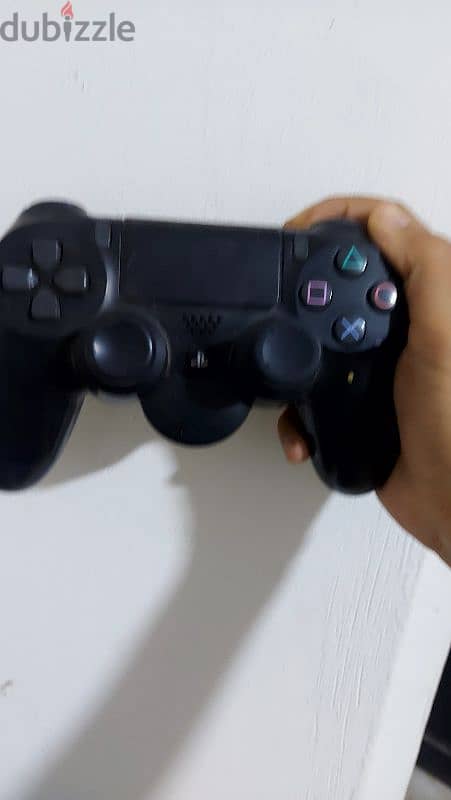 Ps4 slim for sell بلايستيشن فور سليم للبيع 3