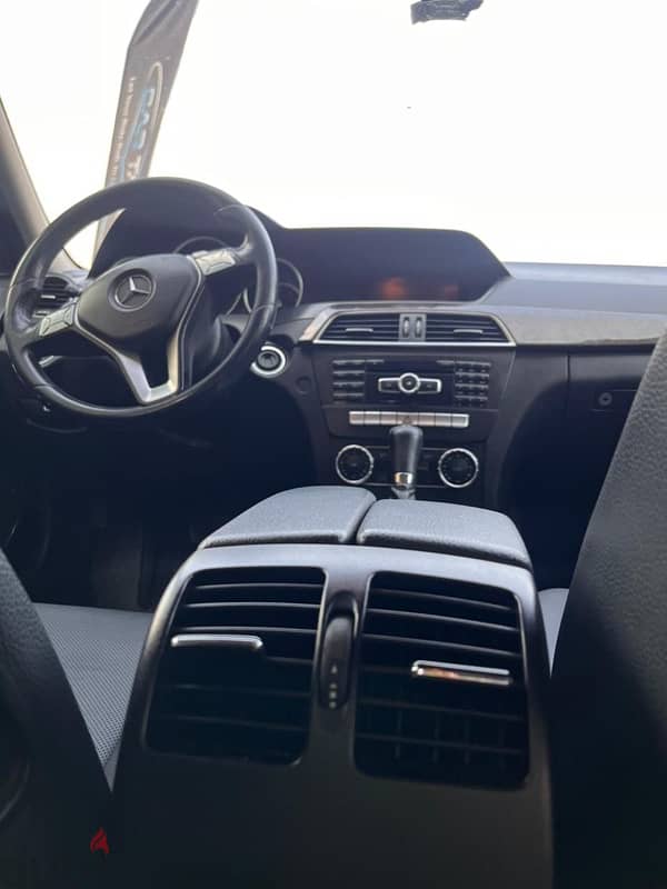 Mercedes-Benz C180 2012 5