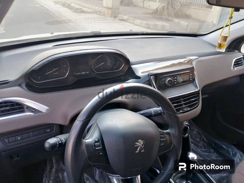 بيجو 2008 موديل2015 فبريكا بالكامل Peugeot 2008  2015 2