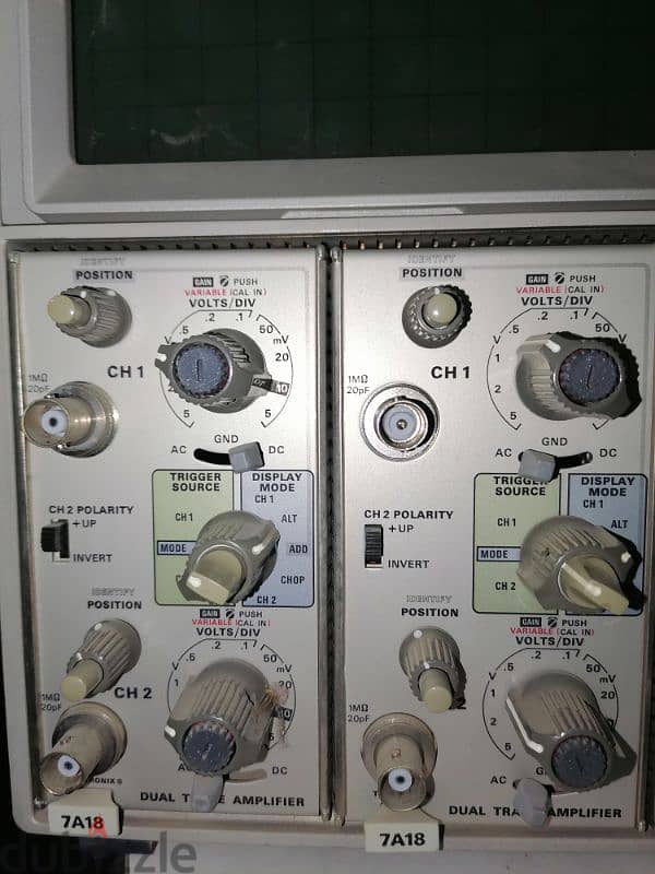 oscilloscope Tektronix 4 channels 100Mhz 0