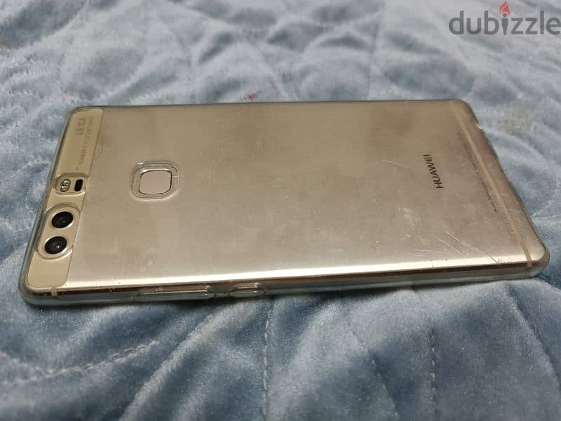 هواوي p 9 plus بحالة ممتازة جدا ذاكرة ٦٤ 1