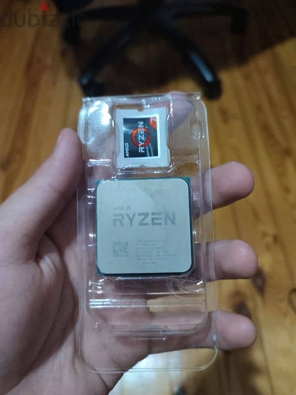 AMD Ryzen 7 3700x + stock cooler 1