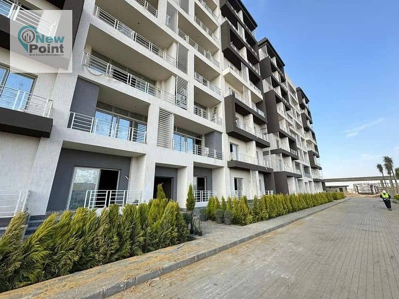 With a down payment of 765 thousand, own a distinctive 170-square-meter apartment close to the villas area in the R7 area in the Administrative Capita 2