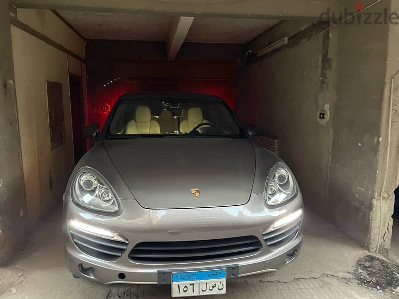 Porsche Cayenne 2011 the only car below 100K kilometer 0