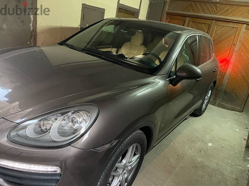 Porsche Cayenne 2011 the only car below 100K kilometer 2