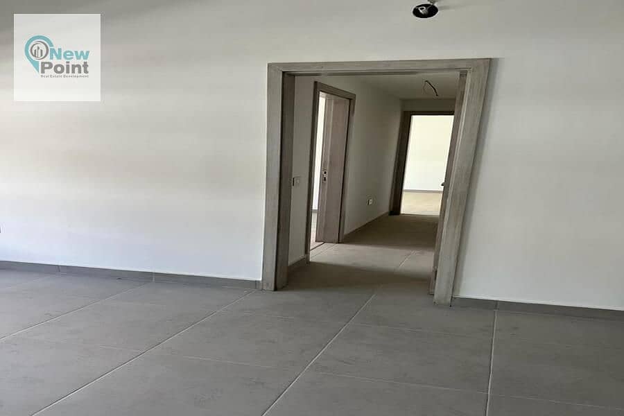 For sale, a fully finished two-bedroom apartment in a distinguished compound in front of the International Medical Center in El Shorouk 6