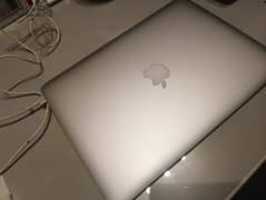 MacBook Air 2017 i5 8gb Ram 128 gb ssd