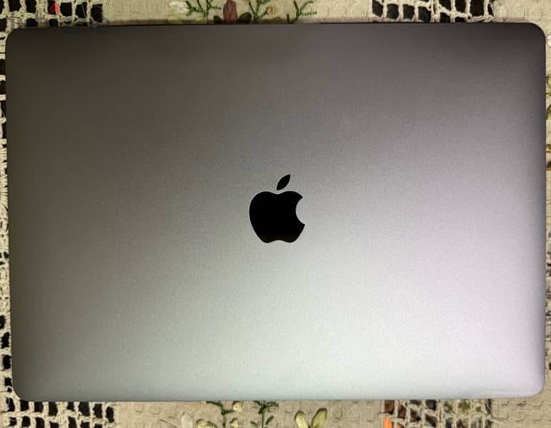 MacBook Pro 2020 (13-inch, M1 8GB RAM, 512 SSD) - Space Grey ; Arabic 1