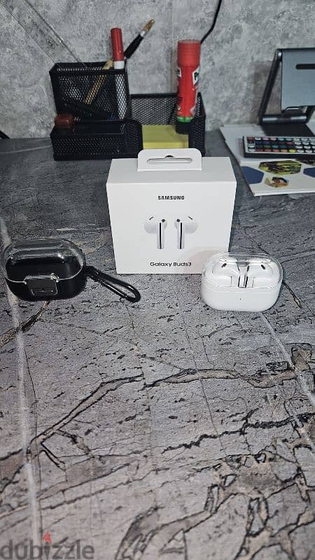 SAMSUNG BUDS 3  + orignal case 0