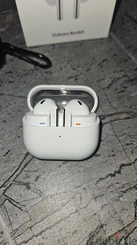 SAMSUNG BUDS 3  + orignal case 3