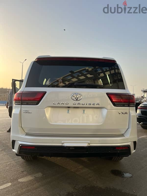 Toyota Land Cruiser 2024 10