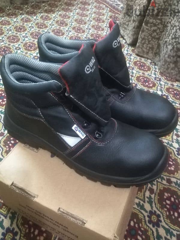 حذاء سيفتي صنع في عمان Safety Shoes WAQ made in Oman 3