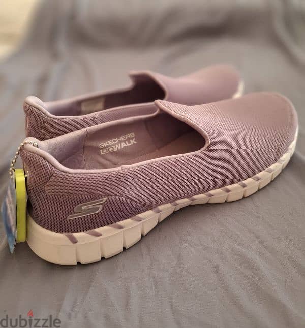 skechers  مقاس 41سكتشيرز اصلي جديد 2