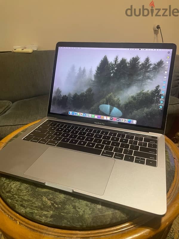 MacBook Pro 2017 touchbar 13 inch 1