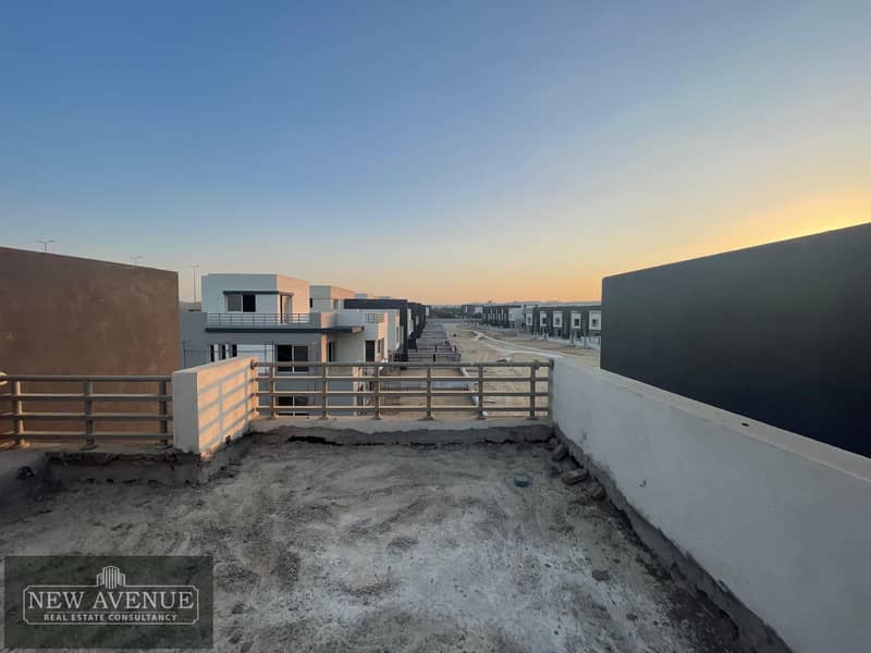 Town House Modern Middle over looking landscape 2