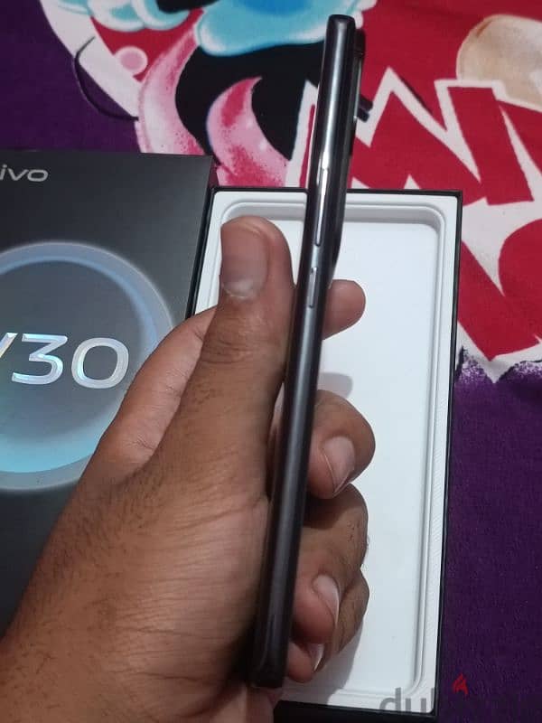 فيفو v30 5g 6