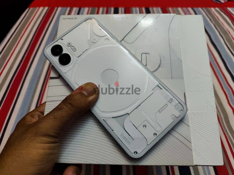 Nothing Phone 2 5G 256/12GB  كسر زيرو بحالة الجديد 1