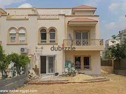 Villa for sale, twin house, in Greens Compound, Sheikh Zayed, building area 303 m, land area 360 m 4