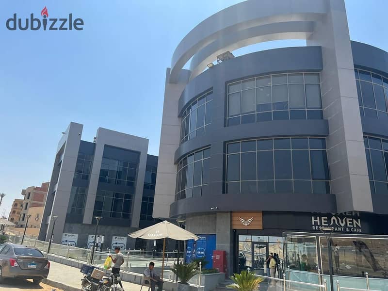 Shop for sale, 43 sqm, frontage, in the Fifth Settlement, in the largest commercial mall, in front of La Vista Compound, immediate receipt, installmen 2