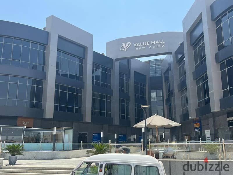 Shop for sale, 43 sqm, frontage, in the Fifth Settlement, in the largest commercial mall, in front of La Vista Compound, immediate receipt, installmen 4