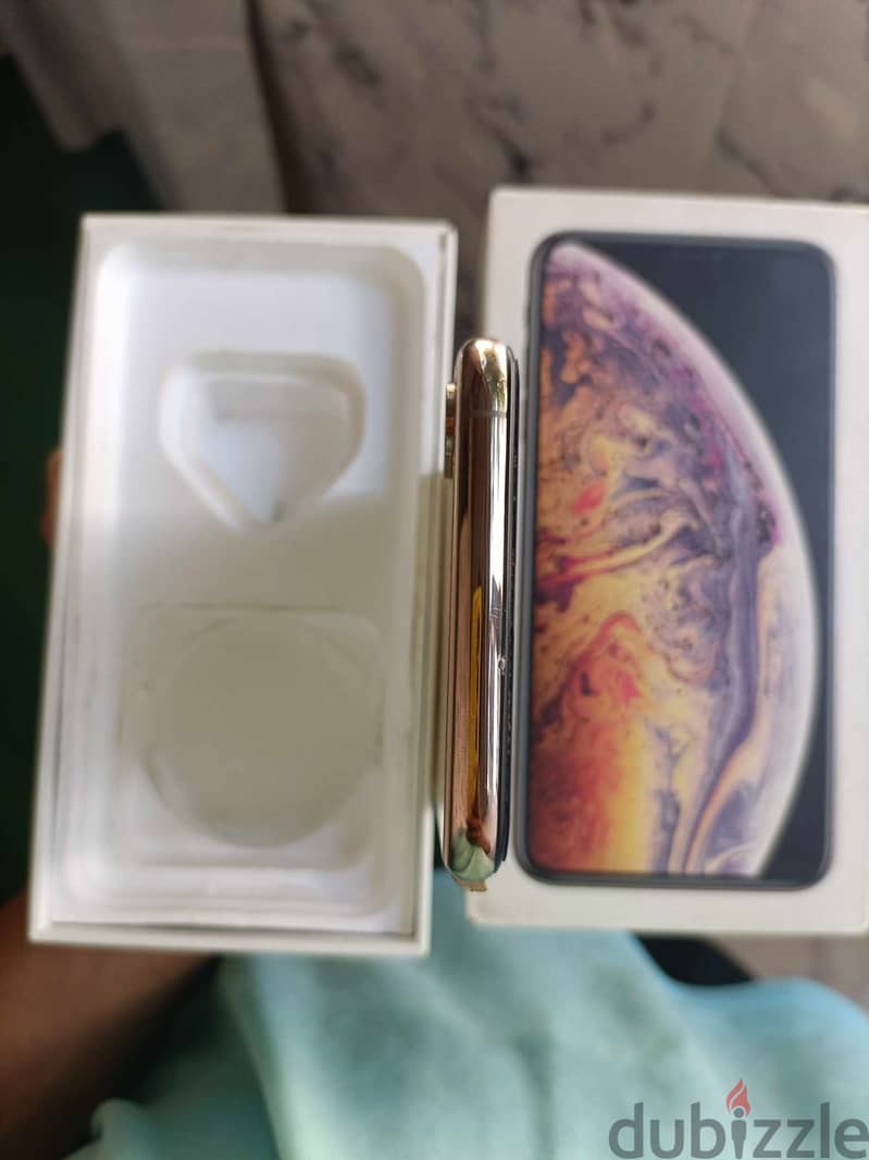 IPhone Xs max /ايفون اكس اس ماكس بيع او بدل 3