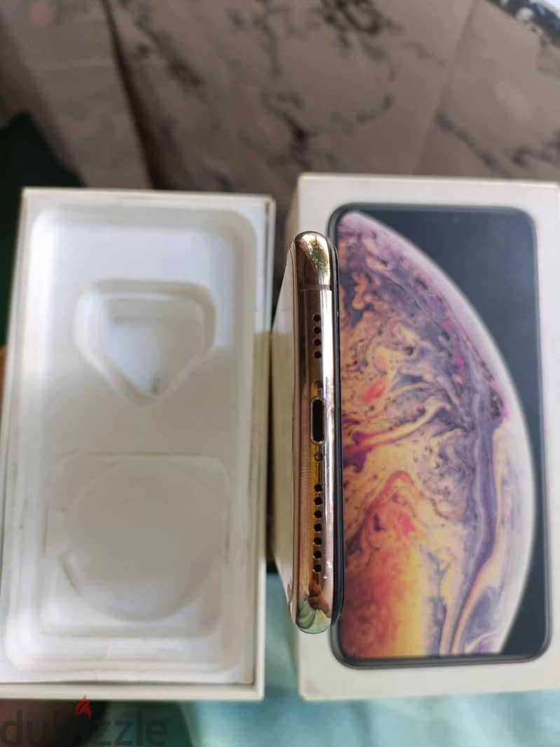 IPhone Xs max /ايفون اكس اس ماكس بيع او بدل 5