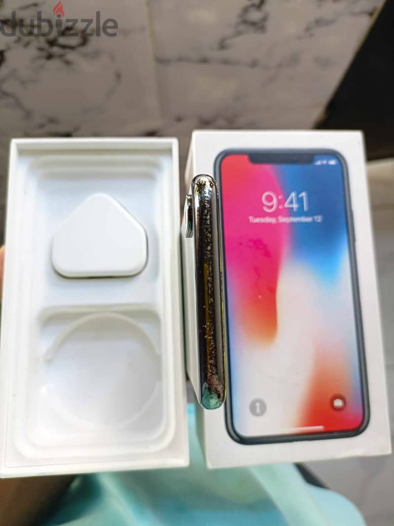 IPhone x 64 giga متفتحش قبل كده السعر مفهوش فصال 5