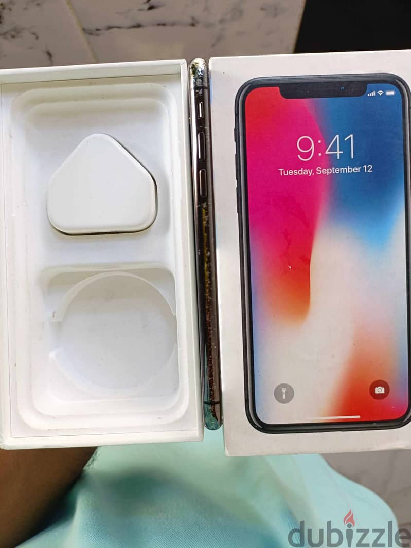 IPhone x 64 giga متفتحش قبل كده السعر مفهوش فصال 9