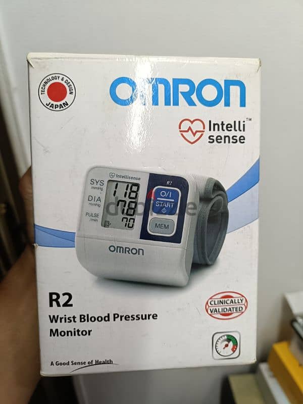 جهاز قياس الضغط للمعصم او الذراع Omron R2 بحالة ممتازة جدا 6