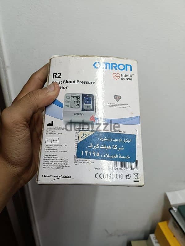 جهاز قياس الضغط للمعصم او الذراع Omron R2 بحالة ممتازة جدا 8