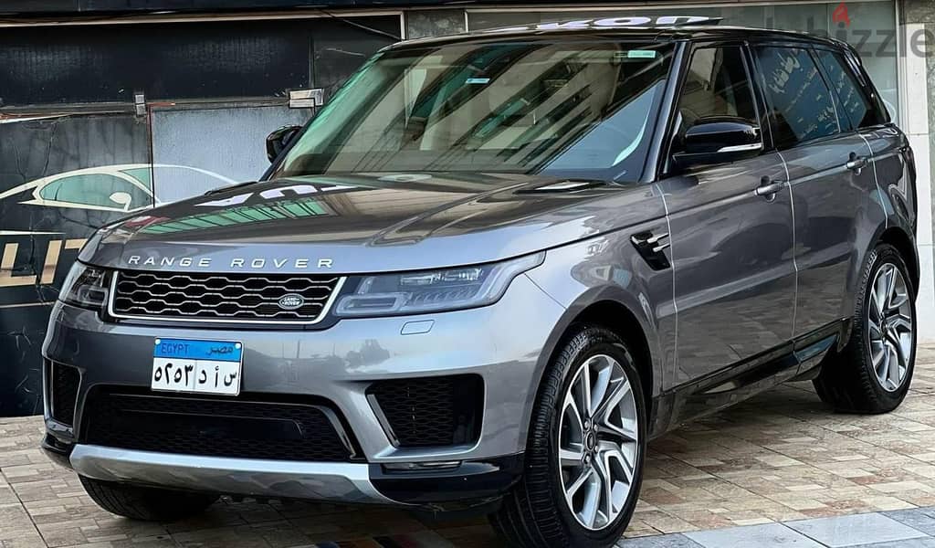 Range Rover Sport 2021 للأيجار بالسائق 1