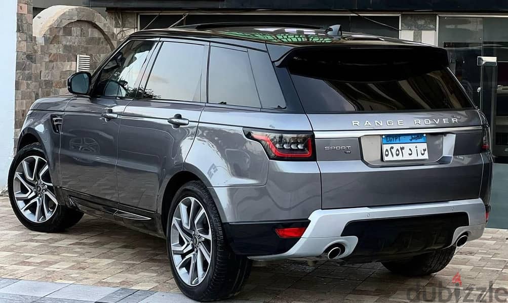 Range Rover Sport 2021 للأيجار بالسائق 3