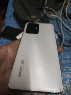 mi 11t pro  بالشاحن 0