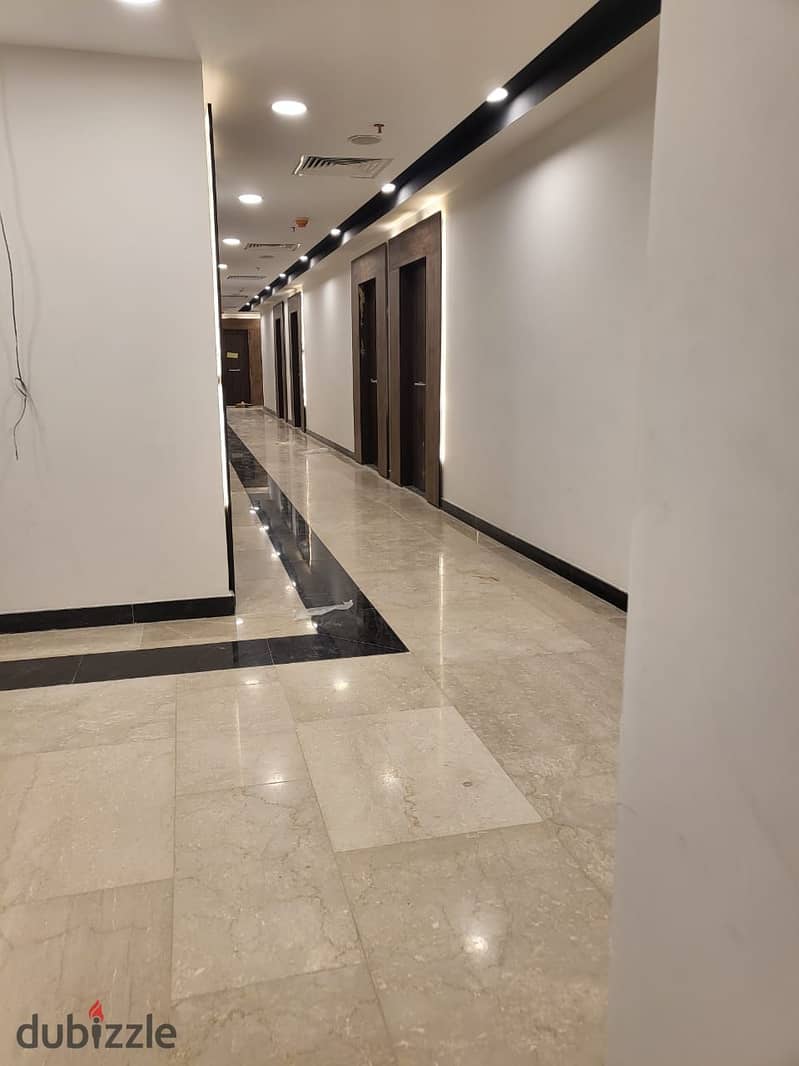 For rent,  office  100m, finished andAC. - Trivem Mall, Sheikh Zayed 2