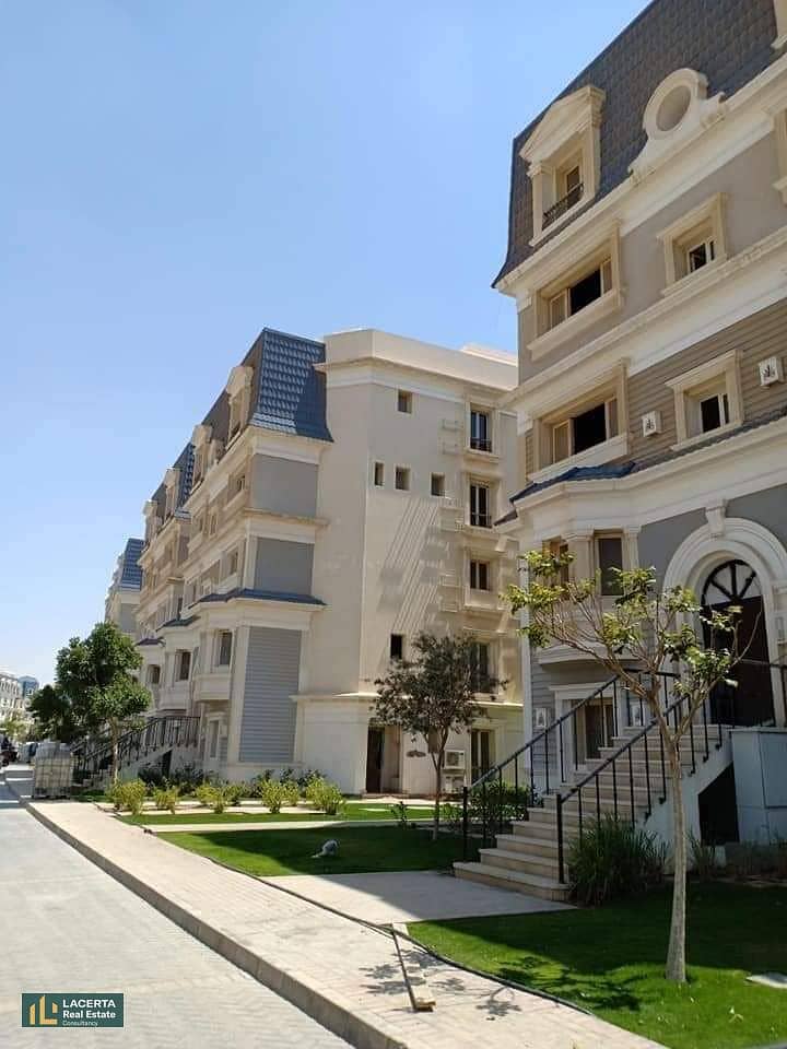 standalone villa for sale in Kingsway mountain view in  prime location behind mall of arabia 9