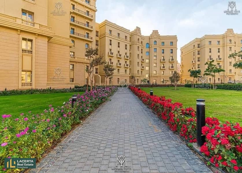 شقه استلام فوري متشطبه بالكامل في garden city العاصمه الاداريه حي ال R5 8