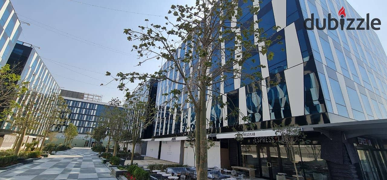 Office for rent, 90 sqm, Park Street Mall, distinctive view, on the Plaza, Sheikh Zayed 14