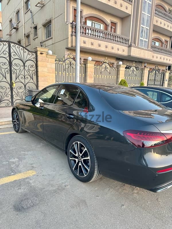 Mercedes Benz E200 بحالة الزيرو 10