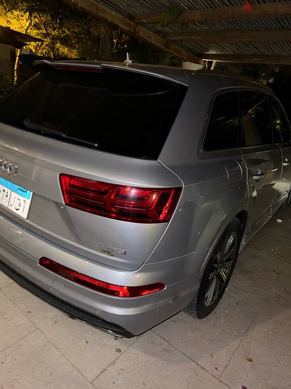 Audi Q7 2019 s-line 5