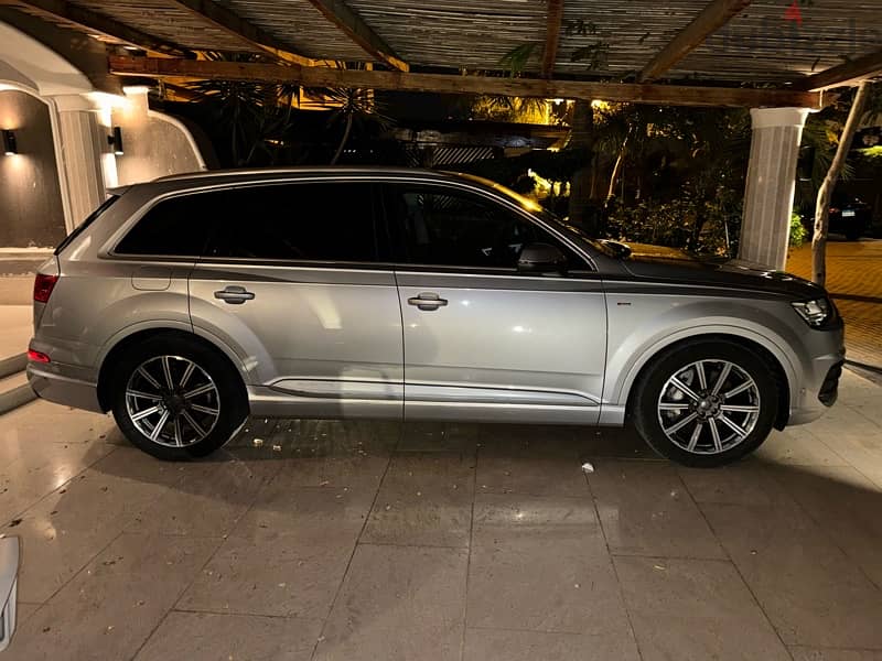 Audi Q7 2019 s-line 6