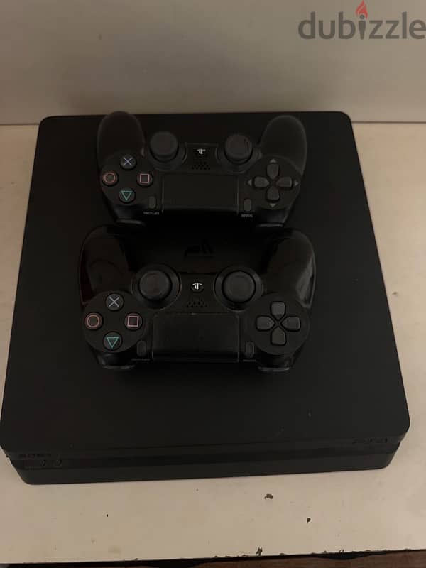 ps4 slim used 10/10 condition software 12 2