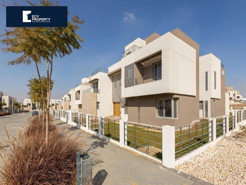 Prime location villa with open view in Palm Hills New Cairo Compound - with installments over 9 years 1