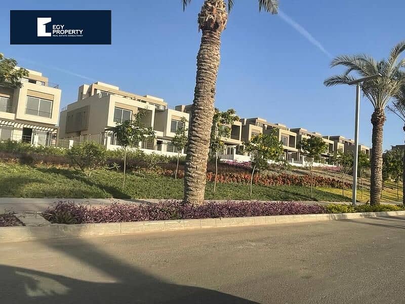 Prime location villa with open view in Palm Hills New Cairo Compound - with installments over 9 years 5