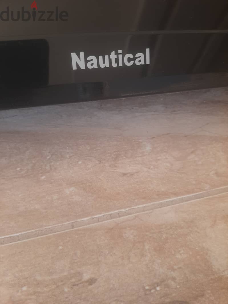 تلفزيون ناوتيكالNautical ٢٢ بوصة 1