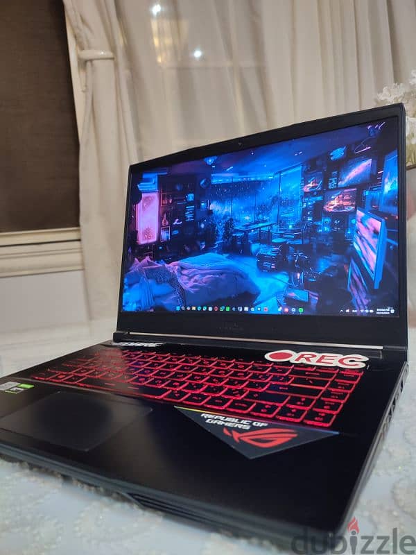 Laptop Gaming - MSI GF63 Thin 10SC 1